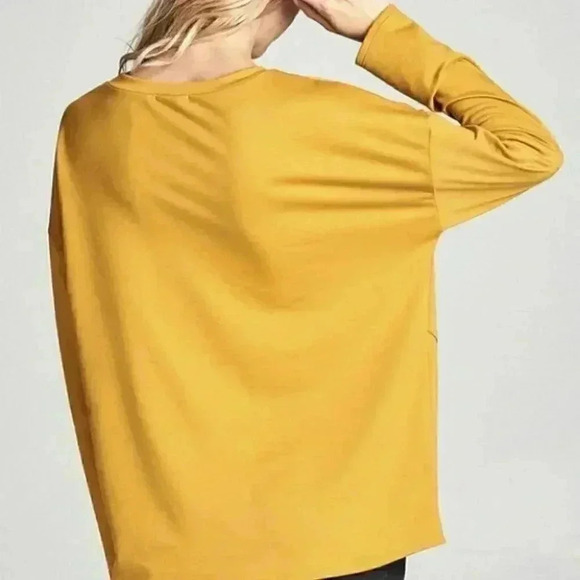 MUSTARD BULL PRINT TOP - Picture 3 of 3